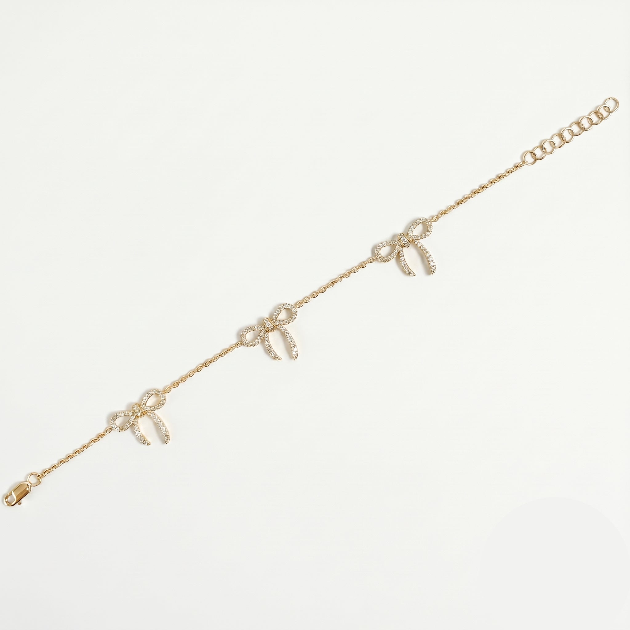 AB156974Y - Bracelet 14KY/4.5G 132RD-0.69CT