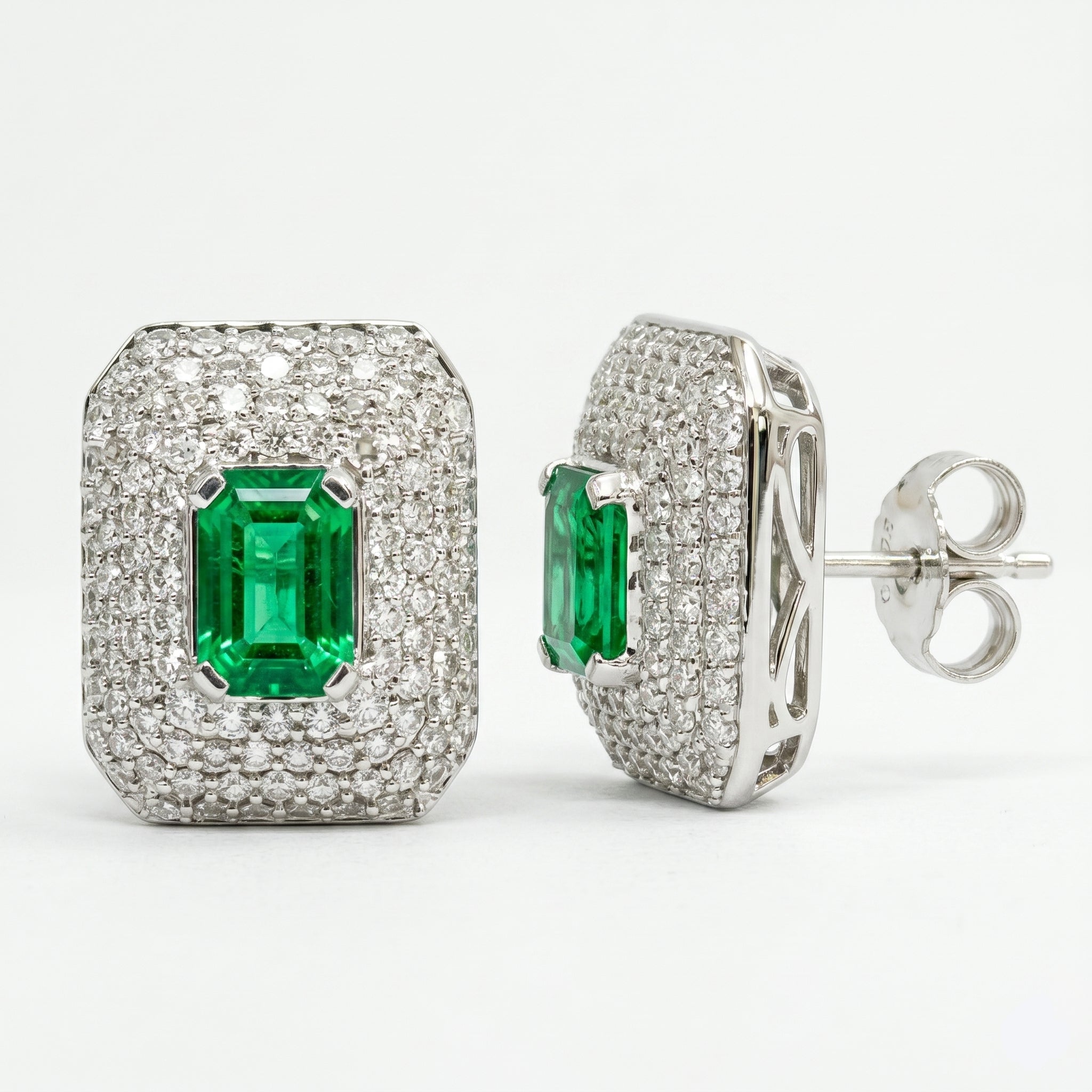 AEE157000 - Earrings 14KW/3.9G 2EMER-0.96CT 224RD-1.02CT