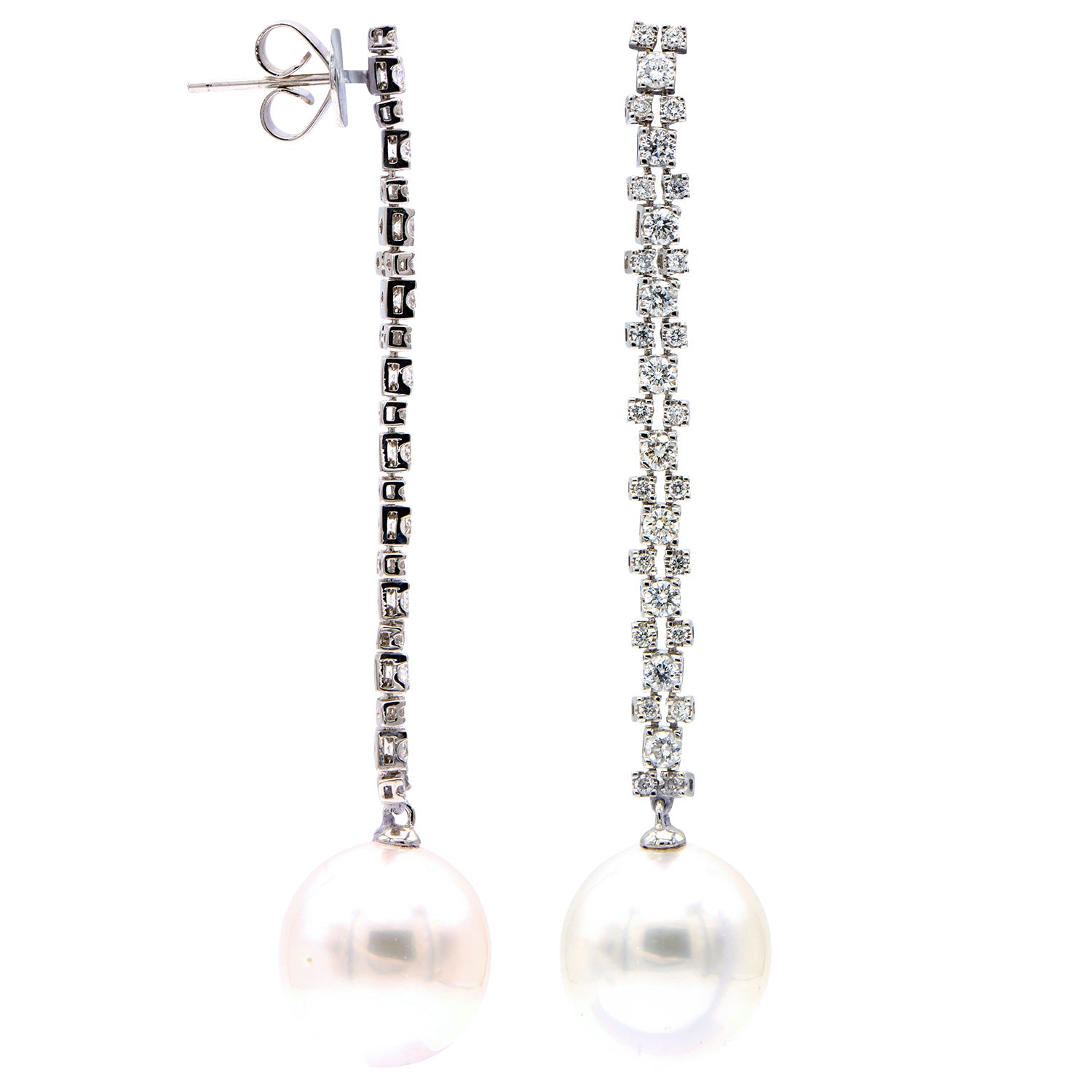E012570 - Earrings 18KW/3.7G 20RD-0.71CT 44RD-0.33CT S.Sea 12-13mm