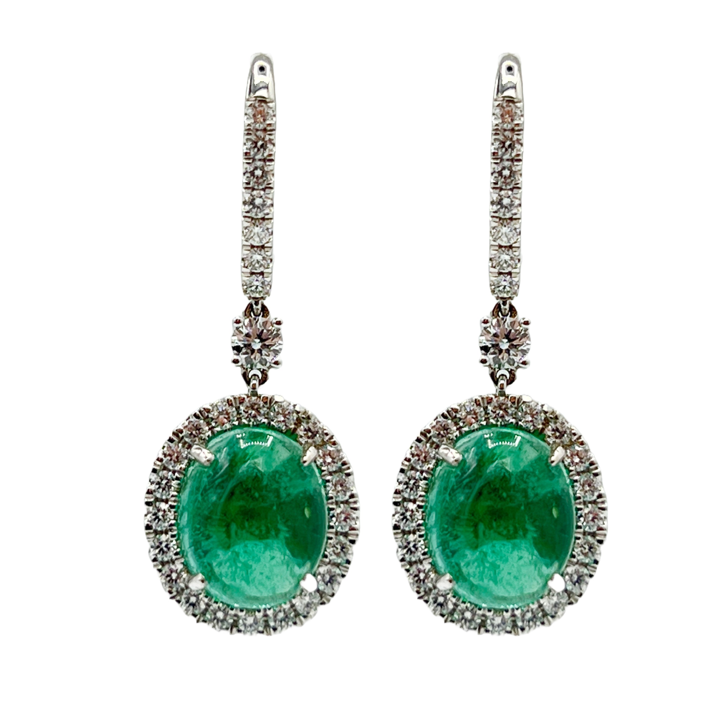 EE054816 - Earrings 18KW/6.3G 2EMER-8.30CT 2RD-0.23CT 54RD-0.88CT