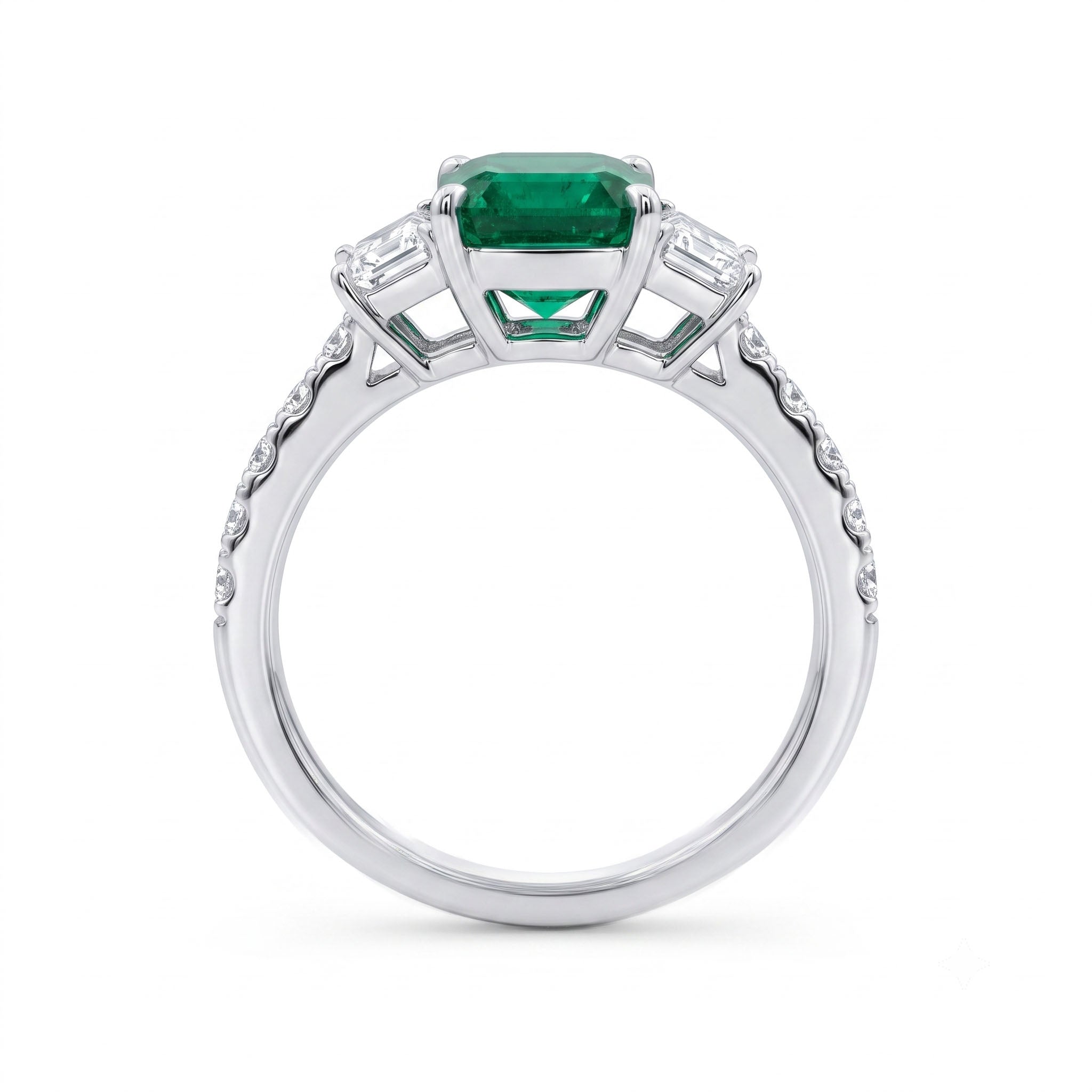 ER057059 - Ring 18KW/2.8G 1EMER-1.49CT 2EC-0.62CT 10RD-0.28CT