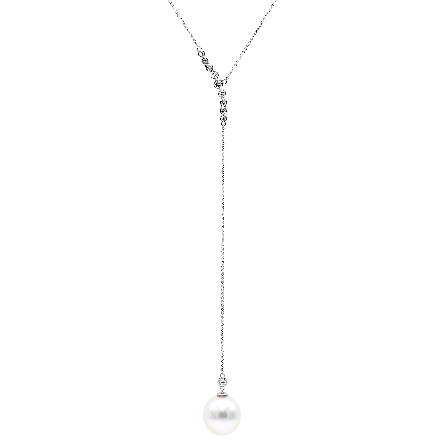 N015230 - 18KW/0.9G S.Sea Necklace 2RD-0.20CT 8RD-0.31CT 13-14mm