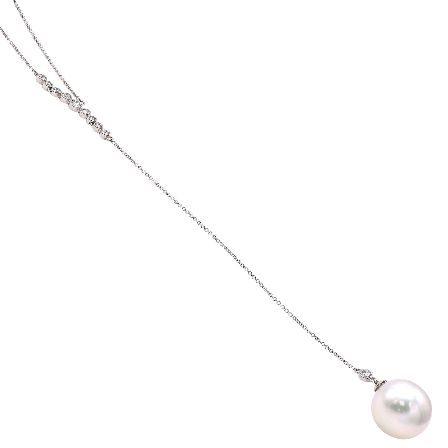 N015230 - 18KW/0.9G S.Sea Necklace 2RD-0.20CT 8RD-0.31CT 13-14mm