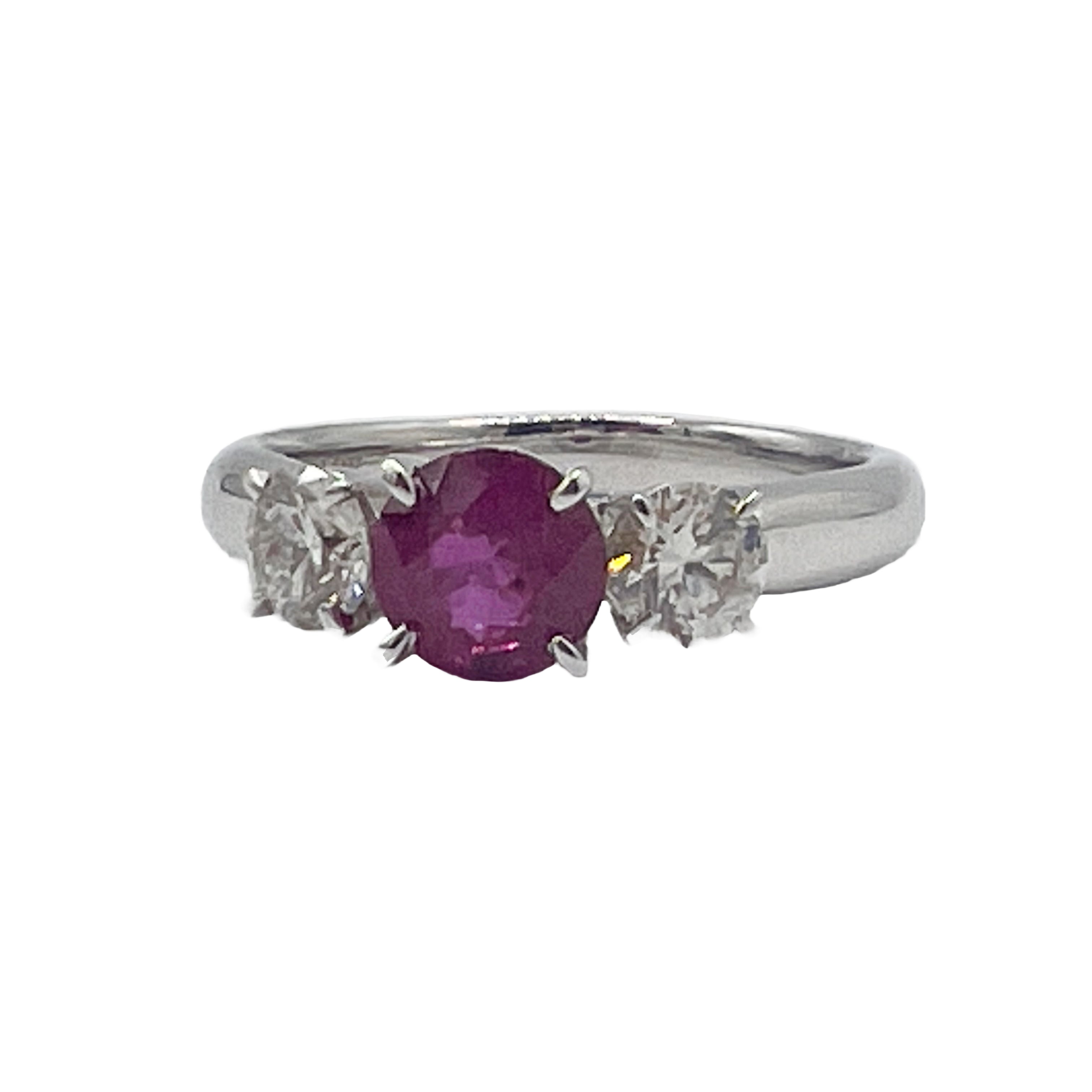 Ring 18KW/3.7G 1RUBY-0.83CT 2RD-0.62CT