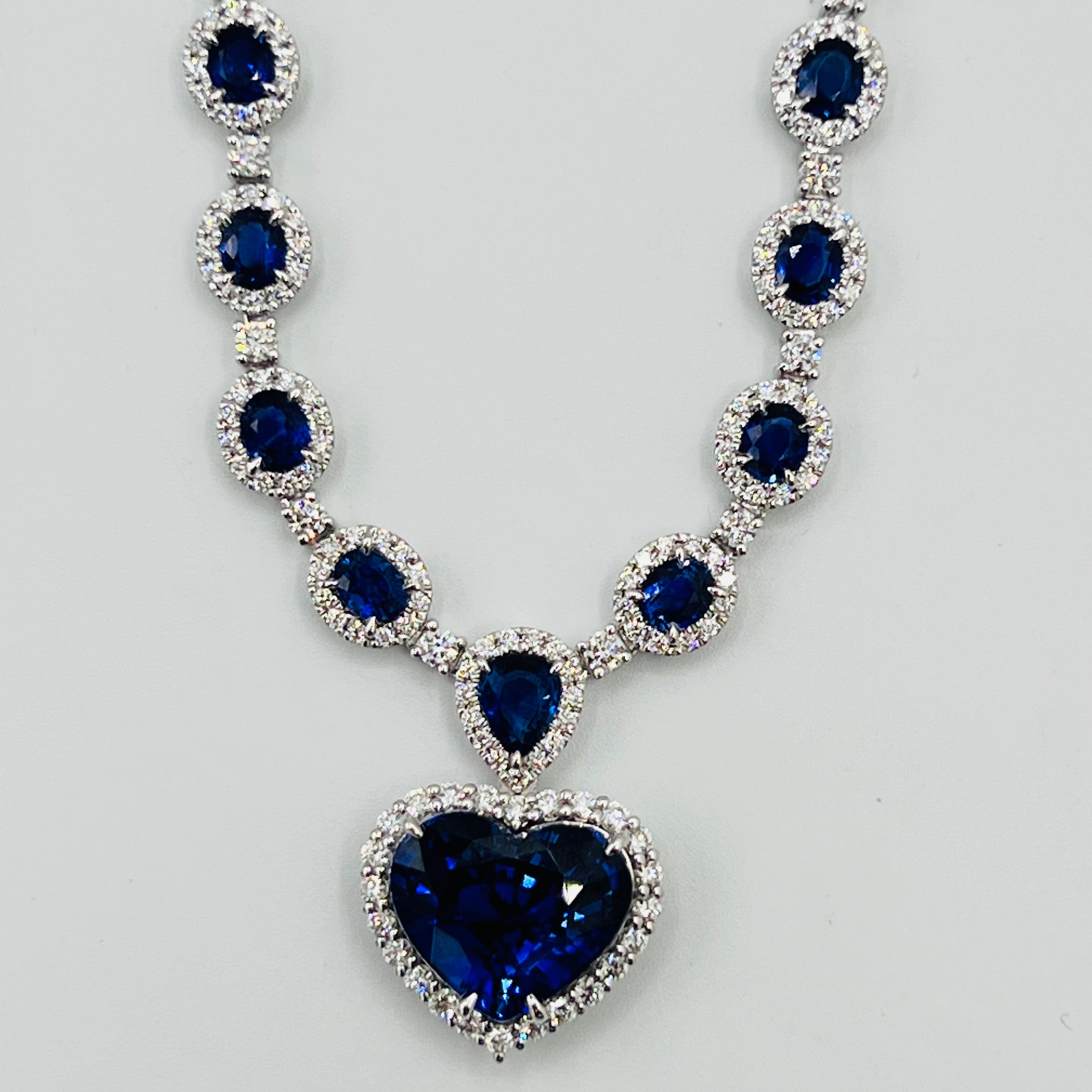 SN055369 - Necklace 18KW/41.4G 1SAPP-11.23CT 17SAPP-16.87CT 556RD-7.41CT