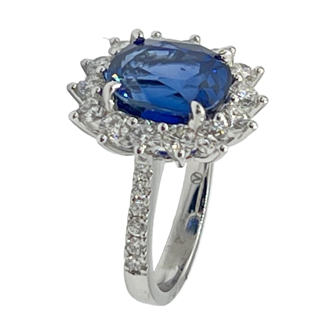 Handmade 18K White Gold Blue Sapphire Ring, 6.01ct