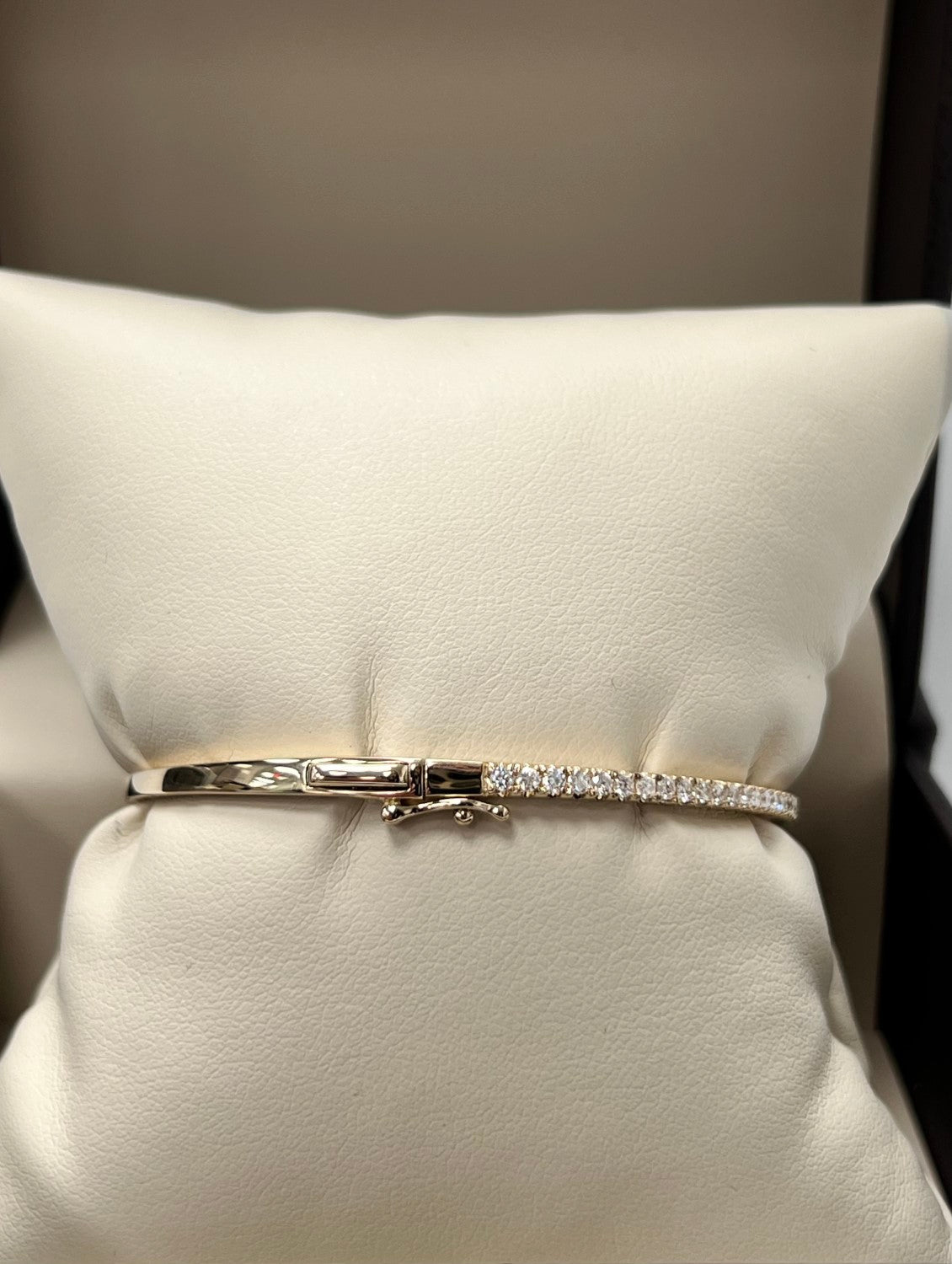 Classic 14K Yellow Gold Diamond Bangle, 0.92ct