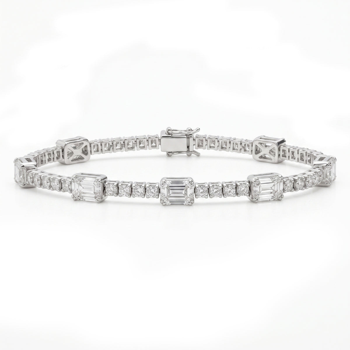 AB153817 - Bracelet 14KW/9.0G 55BD-1.59CT 99RD-1.12CT