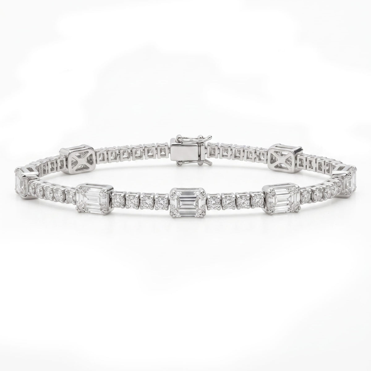 AB153817 - Bracelet 14KW/9.0G 55BD-1.59CT 99RD-1.12CT