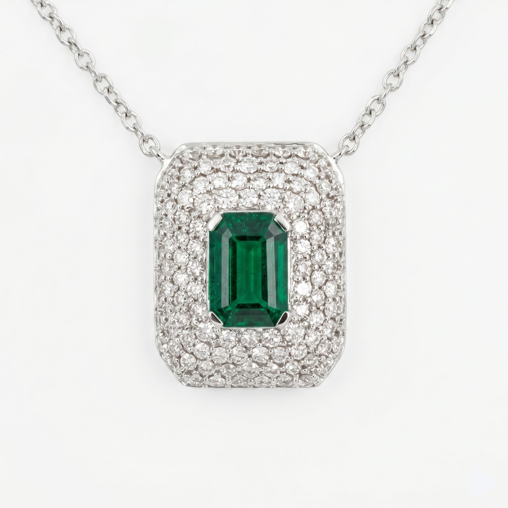 AEP157000 - Necklace 14KW/3G 1EMER-0.51CT 112RD-0.51CT