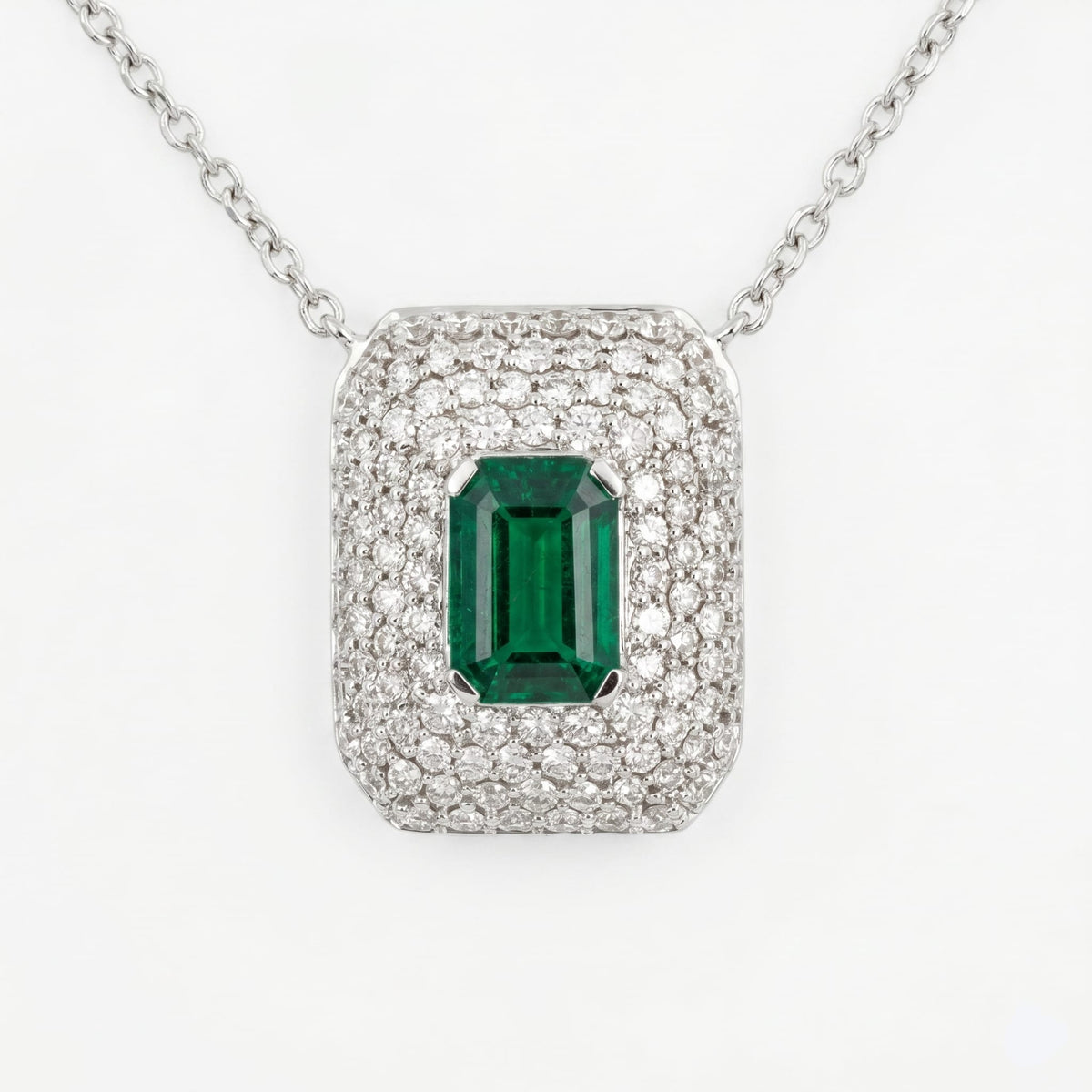 AEP157000 - Necklace 14KW/3G 1EMER-0.51CT 112RD-0.51CT