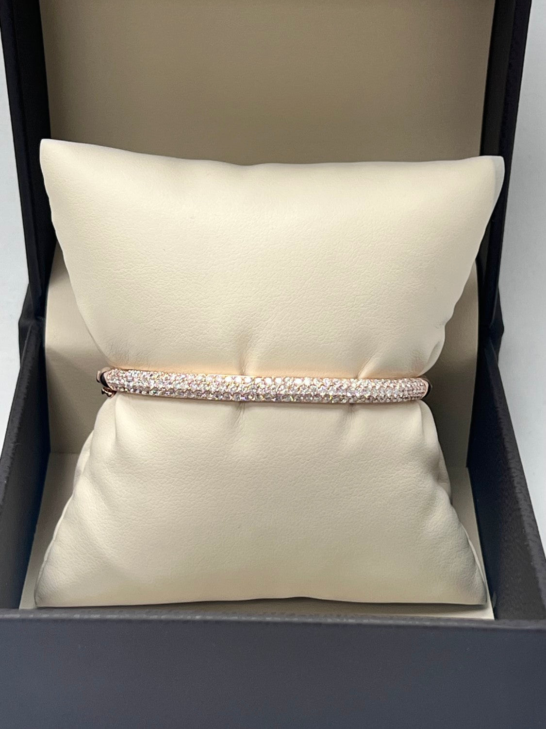18KR Diamond Bangle