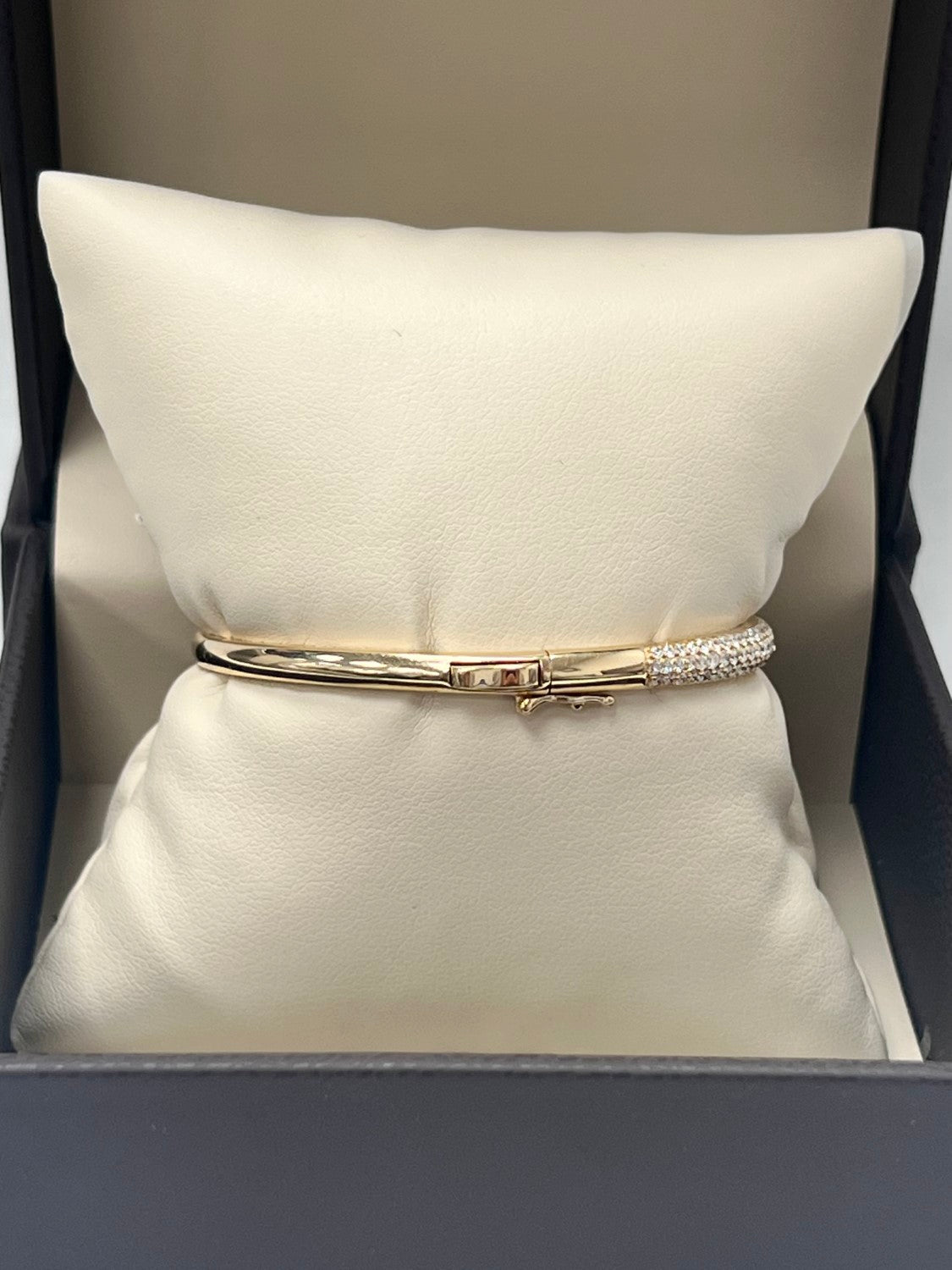 18K Yellow Gold Diamond Bangle, 1.91ct
