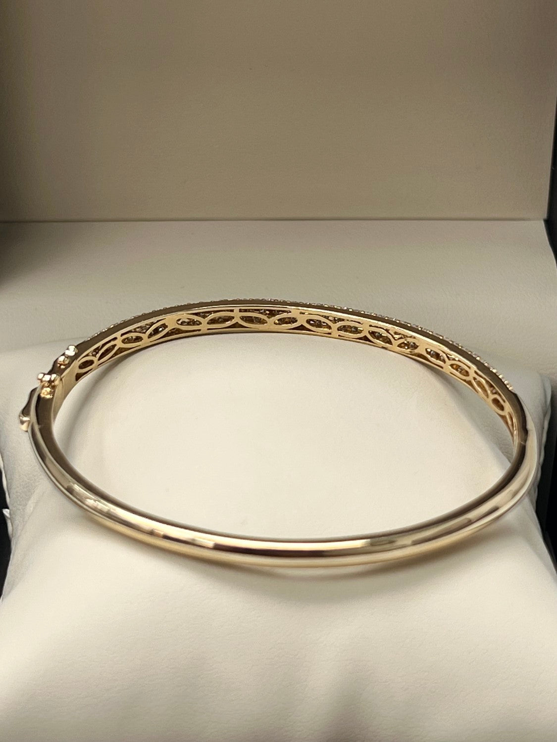 18K Yellow Gold Diamond Bangle, 1.91ct
