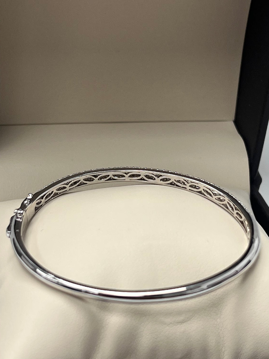 18K White Gold Diamond Bangle, 1.89ct