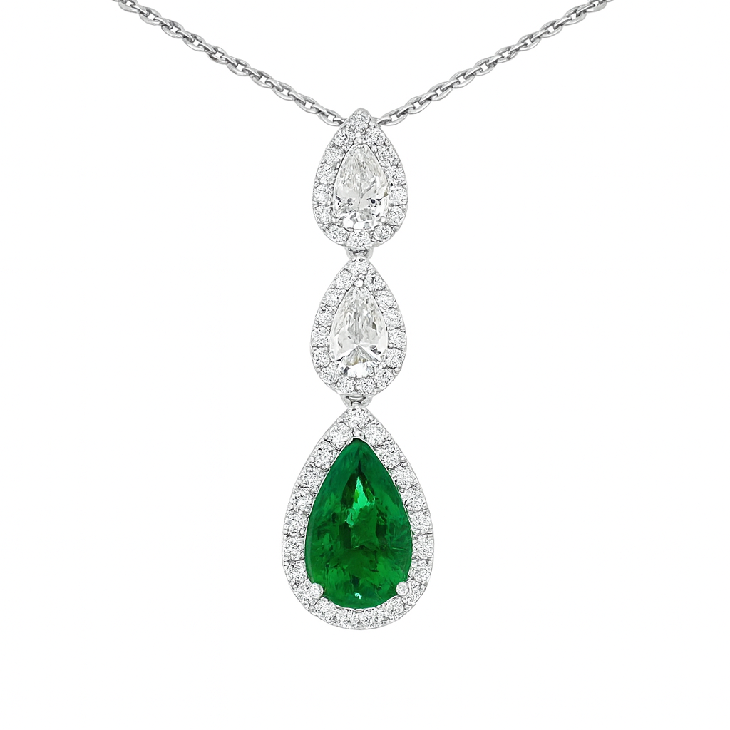 EP056813 - Pendant 18KW/2.8G 1EMER-2.24CT 2PEAR-0.75CT 51RD-0.51CT
