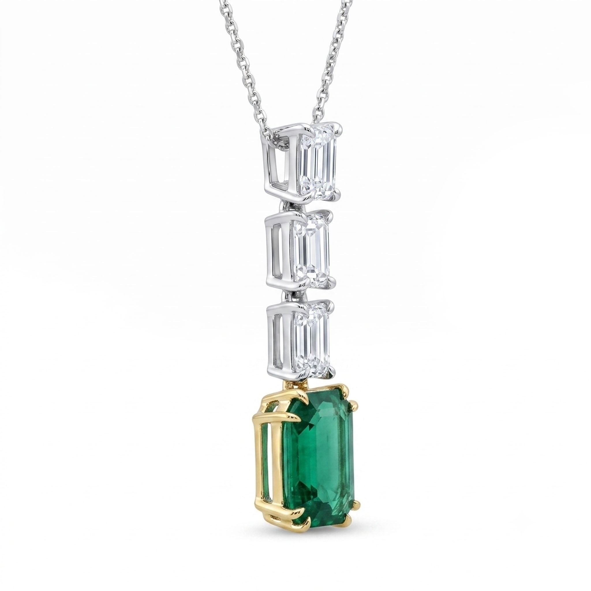 EP057038Y - Pendant 18KWY/1.1G 1EMER-1.48CT 3EC-0.91CT