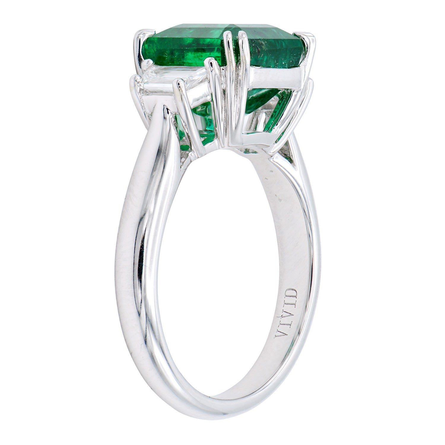 Ring 18KW/5.1G 1EMER-4.07CT 2TRAP-0.37CT GIA5211376202