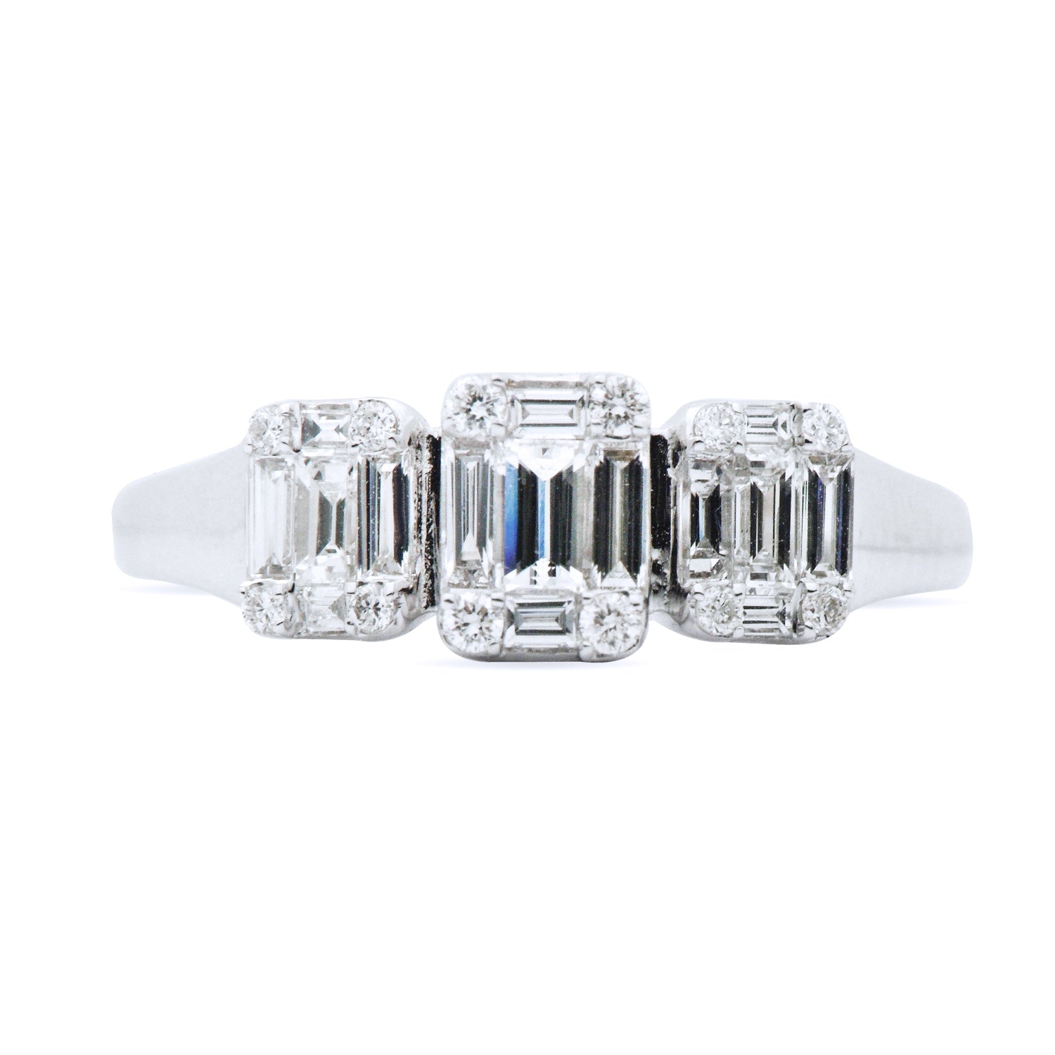 18KW Diamond Baguette Illusion Fashion Ring