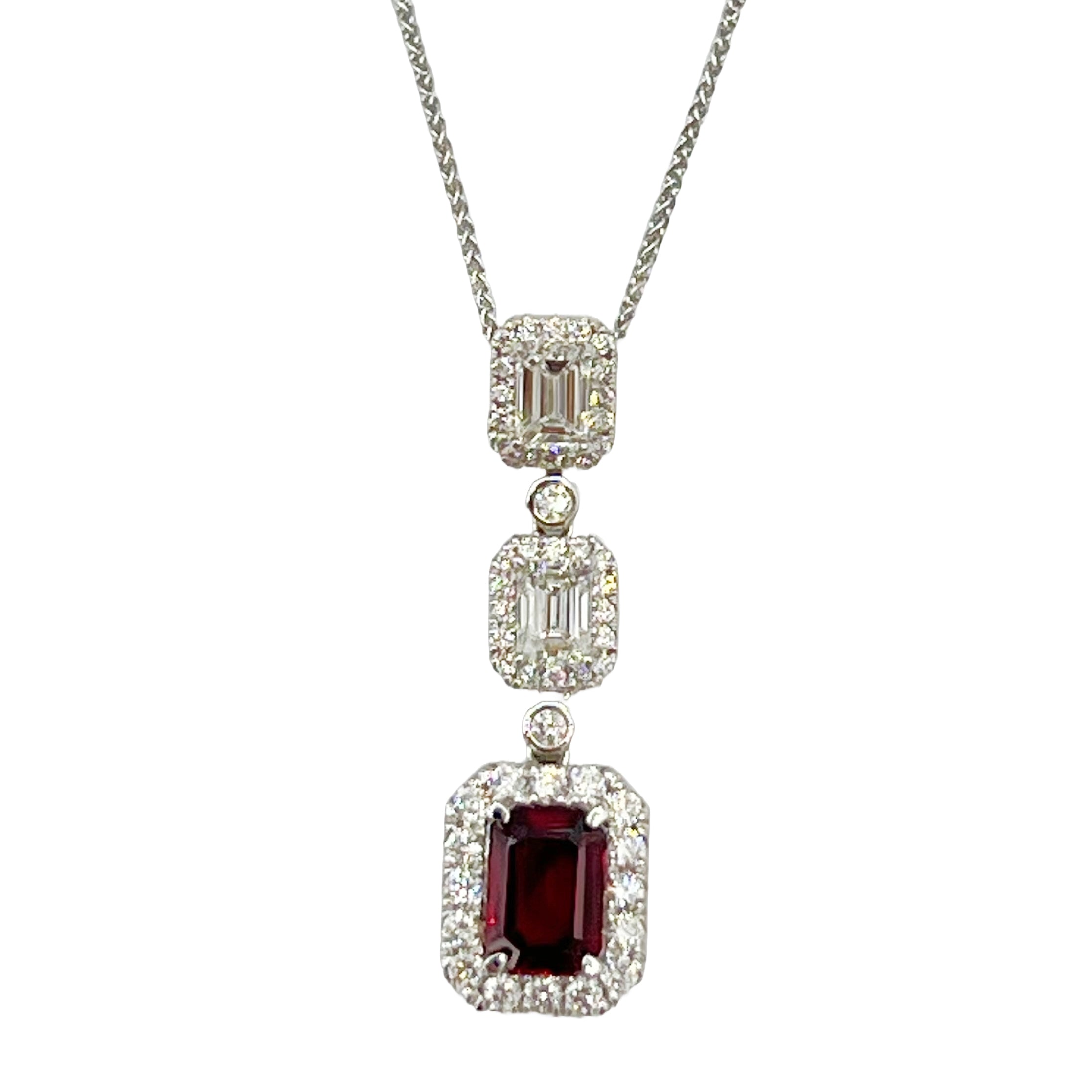 RP055664 - Pend-18KW/2.3G 1RUBY-1.07CT 2EC-0.59CT 50RD-0.41CT unheated