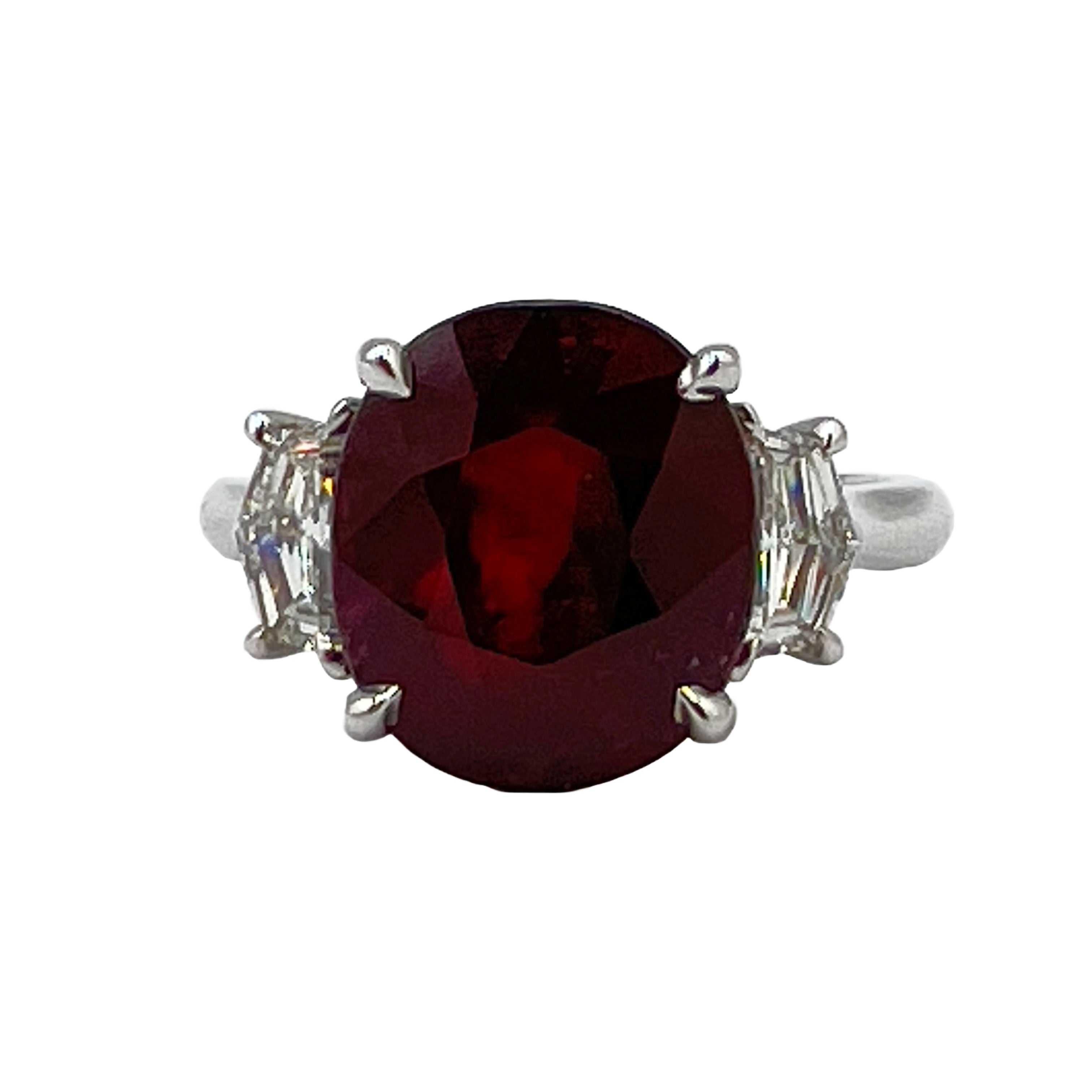 Ring 18KW 1RUBY-6.06CT 2EPAUL-0.43CT GIA6224516390