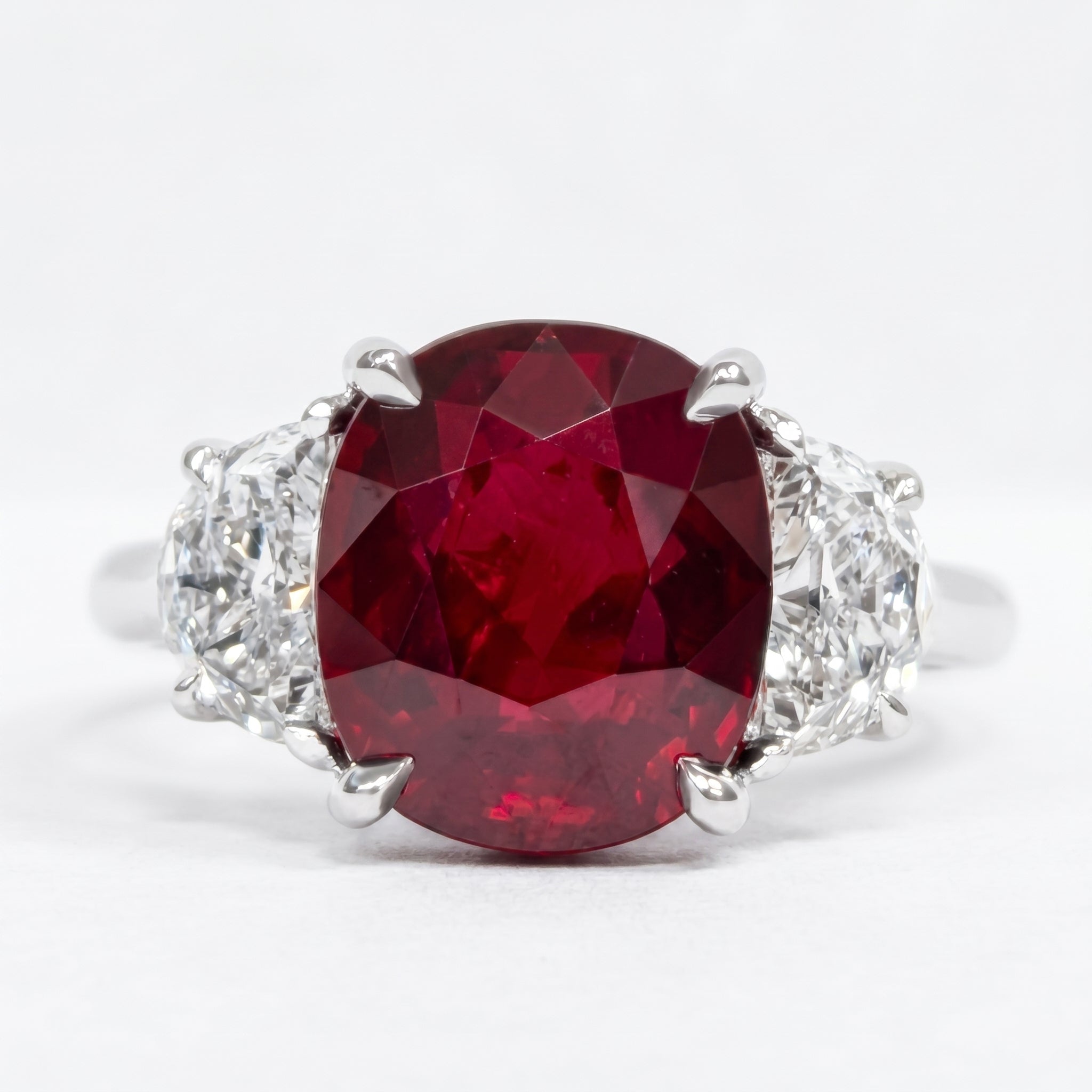 RR057066 - Ring 18KW 1RUBY-5.40CT 2HM-1.00CT