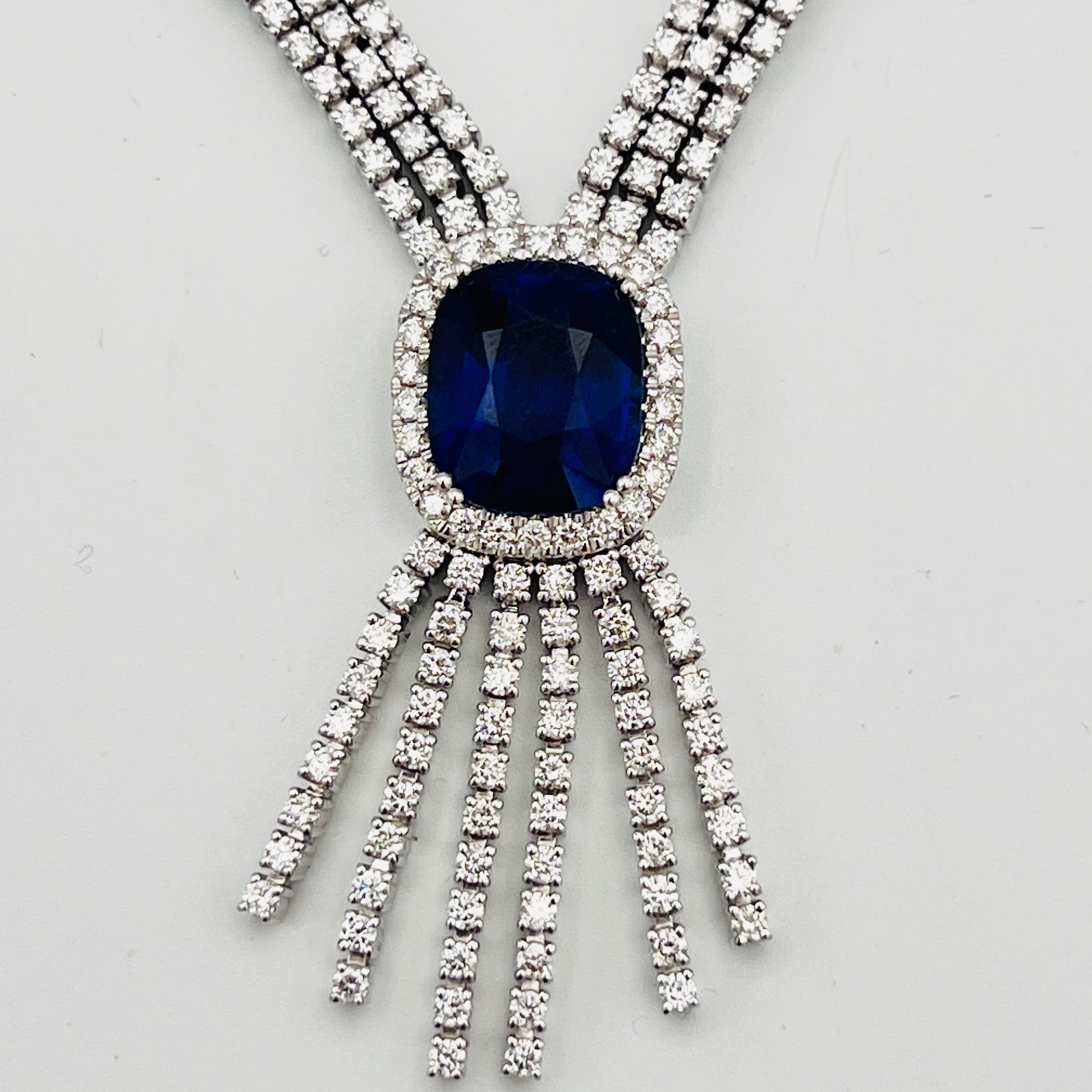 SN055438 - Necklace 18KW/81.9G 1SAPP-9.02CT 689RD-14.02CT